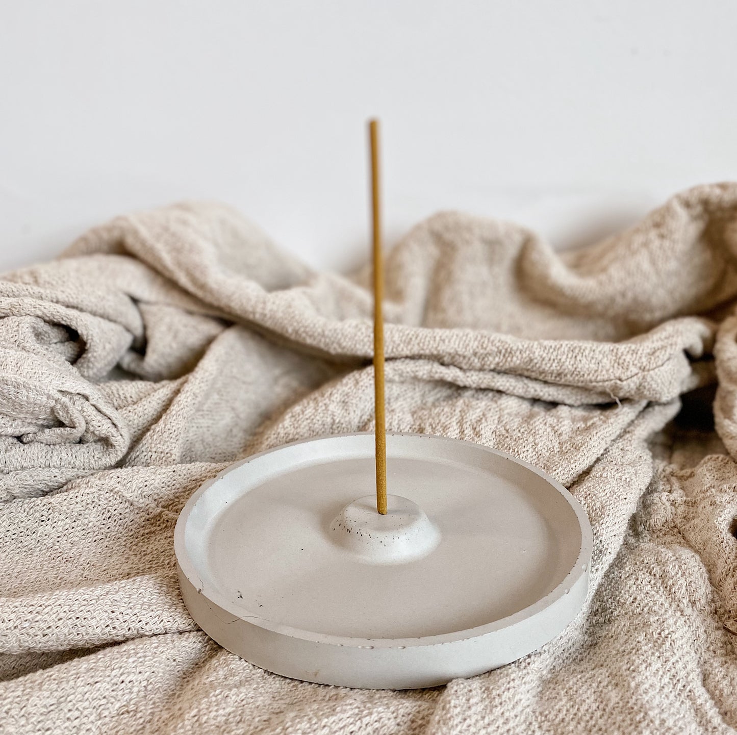 Round Incense Holder - Sweet Subtle Pretty