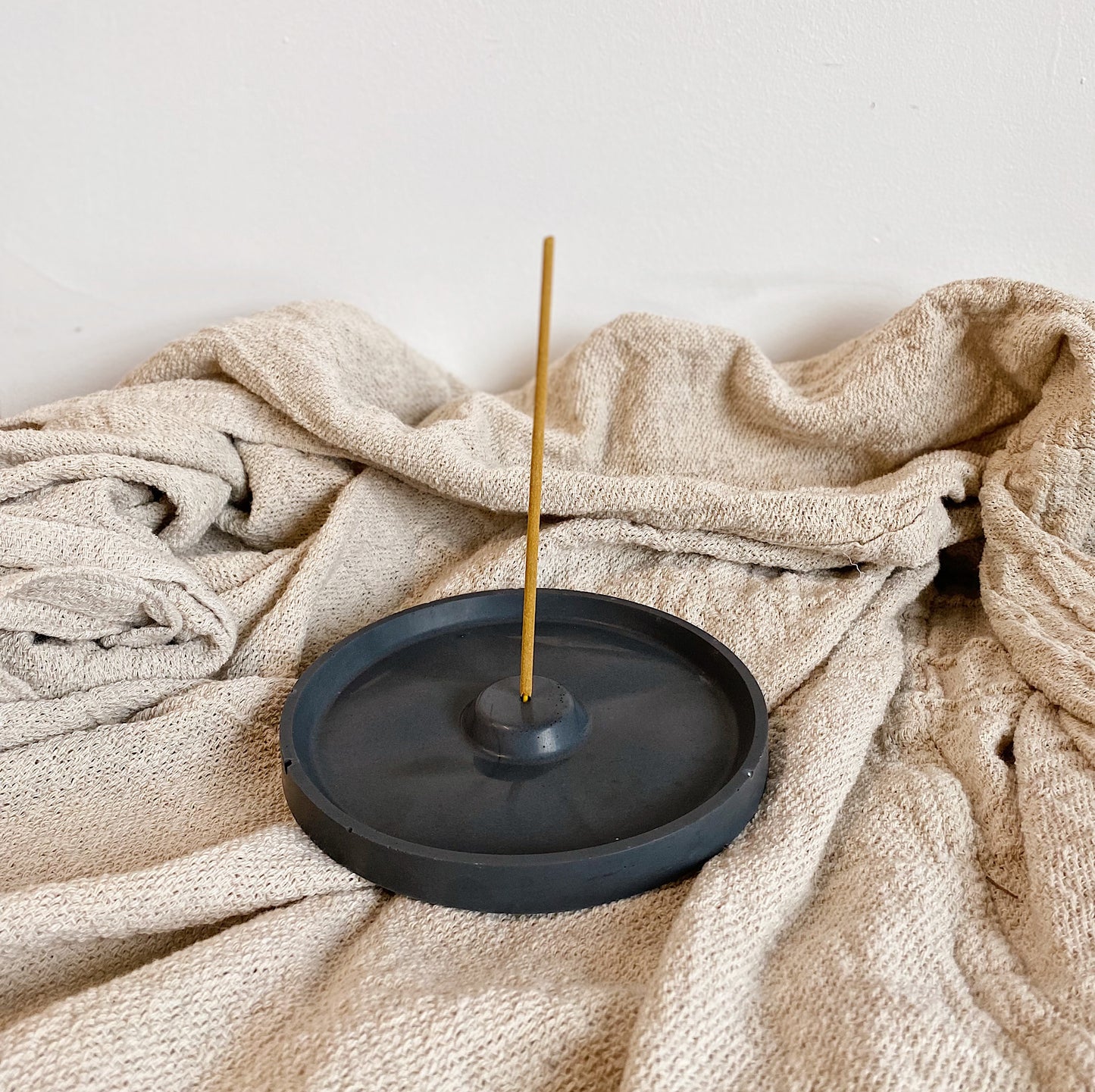 Round Incense Holder - Sweet Subtle Pretty