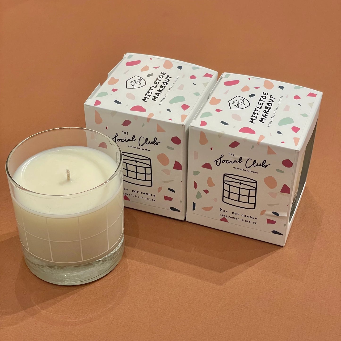 Mistletoe Make Out Candle 7.2oz- The Social Club
