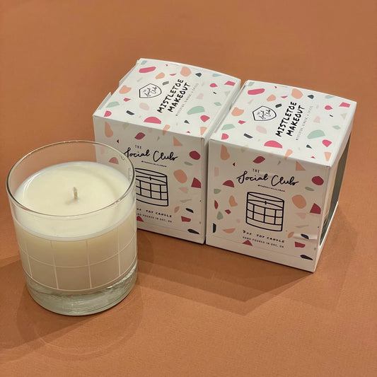 Mistletoe Make Out Candle 7.2oz- The Social Club